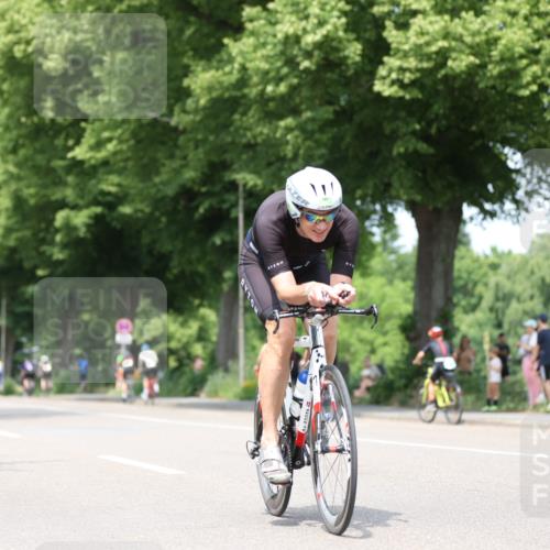 15.06.2025 - 7 Türme Triathlon Yannick Fuchs http://msf.ph/oto/8005958 15.06.2025 13:18:56 Radfahren 197, 389, 718, 725, 811, 820, 867, 1115 meine-sportfotos.de