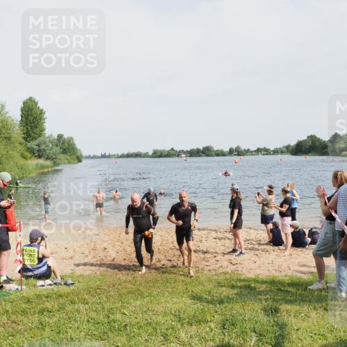 21.06.2025 - 27. Vierlanden-Triathlon MichiJ http://msf.ph/oto/8005992 15.06.2026 10:07:17 Schwimmen 374, 383, 431, 459 meine-sportfotos.de