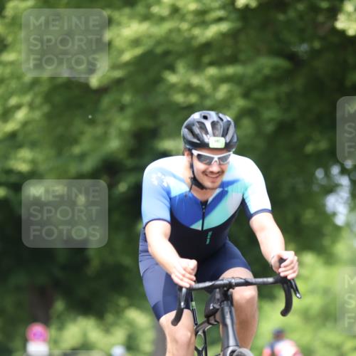 15.06.2025 - 7 Türme Triathlon Yannick Fuchs http://msf.ph/oto/8006013 15.06.2025 13:19:02 Radfahren 197, 725, 820, 867, 962, 1086 meine-sportfotos.de