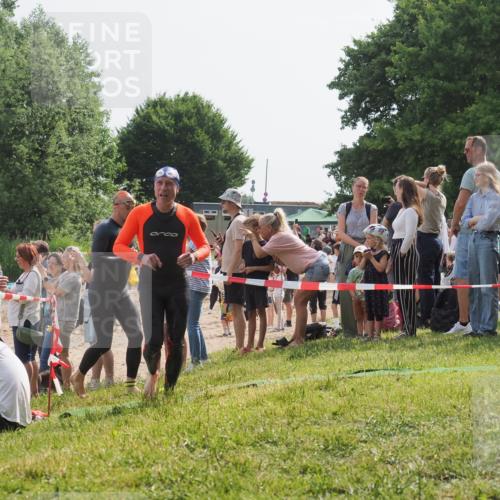 15.06.2025 - 27. Vierlanden-Triathlon KatJ http://msf.ph/oto/8006028 15.06.2025 10:05:15 Schwimmen 364, 382, 384, 412, 422 meine-sportfotos.de