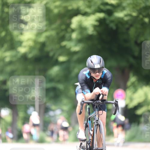 15.06.2025 - 7 Türme Triathlon Yannick Fuchs http://msf.ph/oto/8006060 15.06.2025 13:19:11 Radfahren 962 meine-sportfotos.de