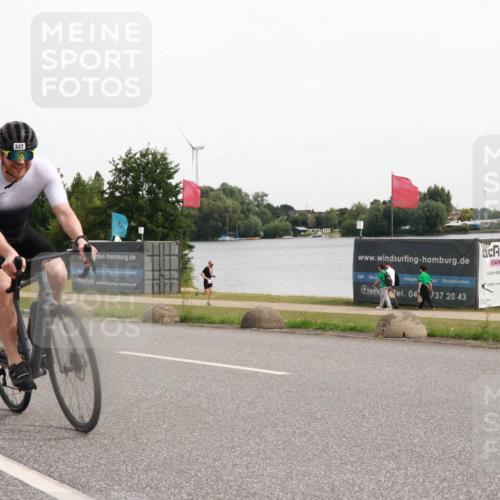 15.06.2025 - 27. Vierlanden-Triathlon H.Heesch http://msf.ph/oto/8006087 15.06.2025 10:37:16 Radfahren 65, 111, 160, 237, 337 meine-sportfotos.de
