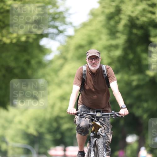 15.06.2025 - 7 Türme Triathlon Yannick Fuchs http://msf.ph/oto/8006093 15.06.2025 13:19:21 Radfahren 946, 1140 meine-sportfotos.de