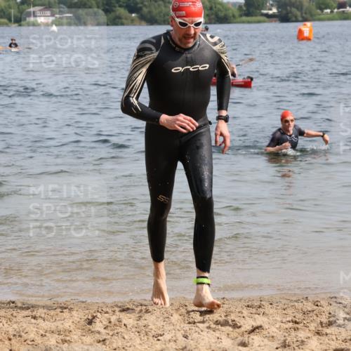 15.06.2025 - 27. Vierlanden-Triathlon Lena Gebhardt http://msf.ph/oto/8006098 15.06.2025 10:04:09 Schwimmen 411, 416, 453, 464 meine-sportfotos.de