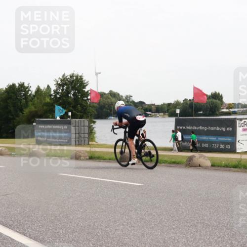 15.06.2025 - 27. Vierlanden-Triathlon H.Heesch http://msf.ph/oto/8006111 15.06.2025 10:37:17 Radfahren 65, 111, 135, 160, 202, 237, 337 meine-sportfotos.de