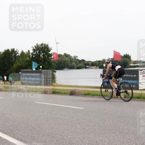 15.06.2025 - 27. Vierlanden-Triathlon H.Heesch http://msf.ph/oto/8006163 15.06.2025 10:37:37 Radfahren 248 meine-sportfotos.de