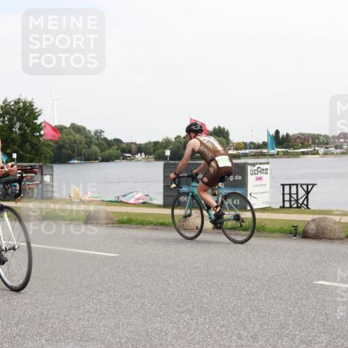 21.06.2025 - 27. Vierlanden-Triathlon H.Heesch http://msf.ph/oto/8006165 15.06.2025 11:56:43 Radfahren 198, 946 meine-sportfotos.de