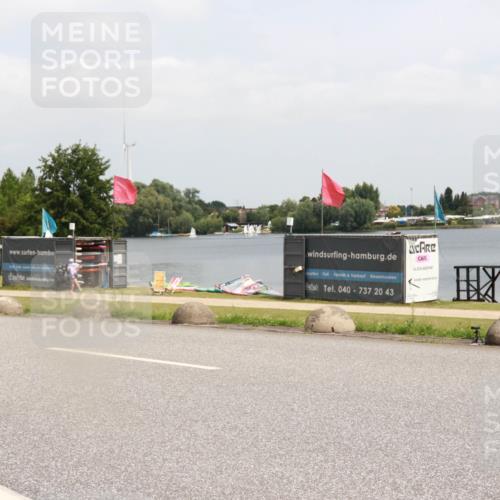 21.06.2025 - 27. Vierlanden-Triathlon H.Heesch http://msf.ph/oto/8006179 15.06.2025 12:05:24 Radfahren 969 meine-sportfotos.de