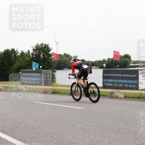 15.06.2025 - 27. Vierlanden-Triathlon H.Heesch http://msf.ph/oto/8006184 15.06.2025 10:37:41 Radfahren 248 meine-sportfotos.de
