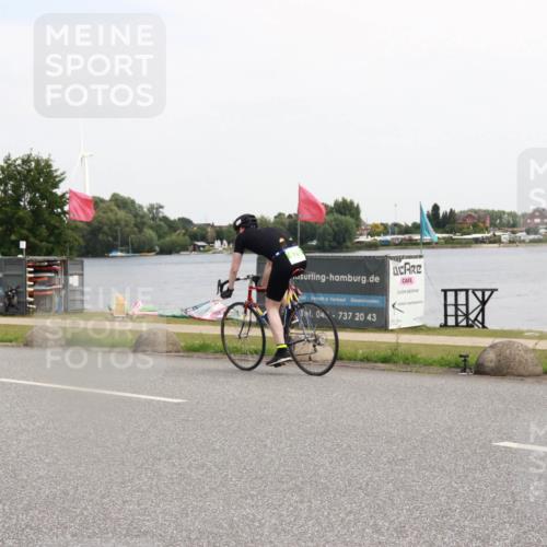21.06.2025 - 27. Vierlanden-Triathlon H.Heesch http://msf.ph/oto/8006186 15.06.2025 11:57:05 Radfahren 670, 729, 766 meine-sportfotos.de