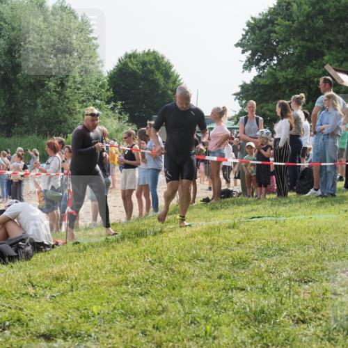 15.06.2025 - 27. Vierlanden-Triathlon KatJ http://msf.ph/oto/8006191 15.06.2025 10:05:24 Schwimmen 364, 382, 384, 393, 402, 409, 422, 456 meine-sportfotos.de