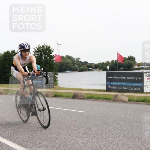 15.06.2025 - 27. Vierlanden-Triathlon H.Heesch http://msf.ph/oto/8006228 15.06.2025 10:37:54 Radfahren 353 meine-sportfotos.de