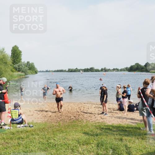 21.06.2025 - 27. Vierlanden-Triathlon MichiJ http://msf.ph/oto/8006254 15.06.2026 10:07:23 Schwimmen 374, 383, 414, 431, 459 meine-sportfotos.de