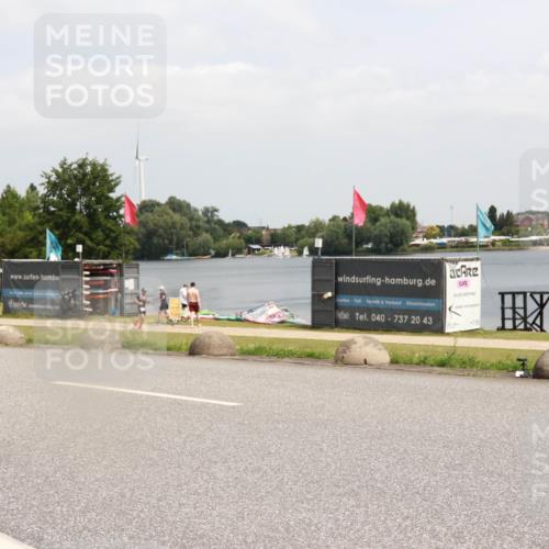 21.06.2025 - 27. Vierlanden-Triathlon H.Heesch http://msf.ph/oto/8006261 15.06.2025 12:06:09 Radfahren 207, 676 meine-sportfotos.de