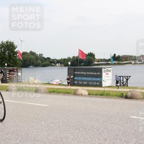 21.06.2025 - 27. Vierlanden-Triathlon H.Heesch http://msf.ph/oto/8006279 15.06.2025 11:57:44 Radfahren 655, 792, 798, 804, 858, 904, 954, 958 meine-sportfotos.de