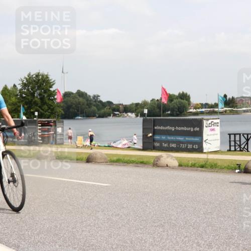 21.06.2025 - 27. Vierlanden-Triathlon H.Heesch http://msf.ph/oto/8006280 15.06.2025 12:06:16 Radfahren 205, 890 meine-sportfotos.de
