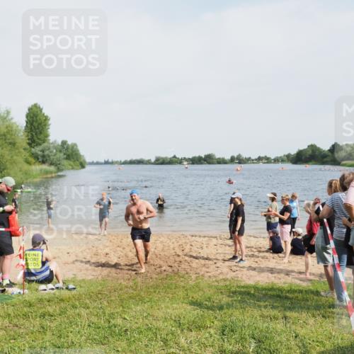 21.06.2025 - 27. Vierlanden-Triathlon MichiJ http://msf.ph/oto/8006291 15.06.2026 10:07:23 Schwimmen 374, 383, 414, 431, 459 meine-sportfotos.de