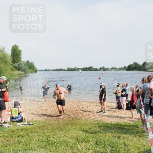 21.06.2025 - 27. Vierlanden-Triathlon MichiJ http://msf.ph/oto/8006311 15.06.2026 10:07:24 Schwimmen 374, 383, 391, 414, 431, 459 meine-sportfotos.de