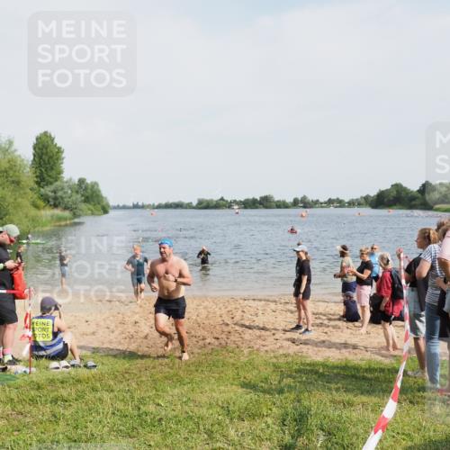 21.06.2025 - 27. Vierlanden-Triathlon MichiJ http://msf.ph/oto/8006327 15.06.2026 10:07:24 Schwimmen 374, 383, 391, 414, 431, 459 meine-sportfotos.de