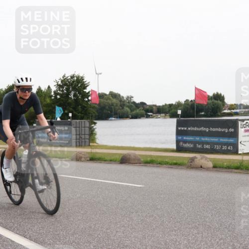 15.06.2025 - 27. Vierlanden-Triathlon H.Heesch http://msf.ph/oto/8006334 15.06.2025 10:38:25 Radfahren 7, 88, 154, 218 meine-sportfotos.de