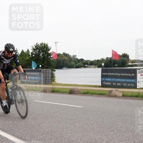 15.06.2025 - 27. Vierlanden-Triathlon H.Heesch http://msf.ph/oto/8006346 15.06.2025 10:38:28 Radfahren 7, 13, 88, 218, 258 meine-sportfotos.de