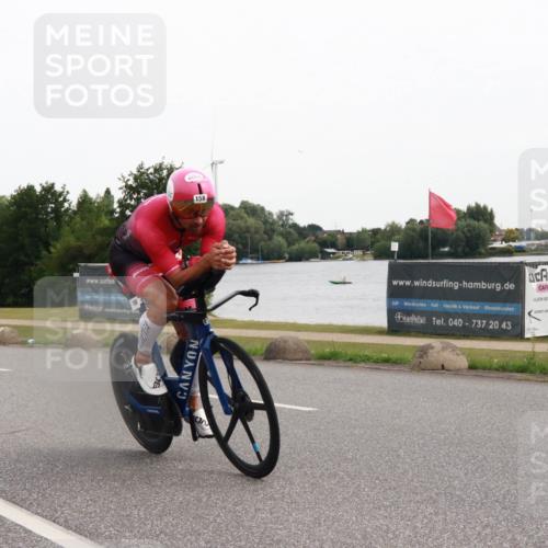15.06.2025 - 27. Vierlanden-Triathlon H.Heesch http://msf.ph/oto/8006366 15.06.2025 10:38:44 Radfahren 158, 427 meine-sportfotos.de
