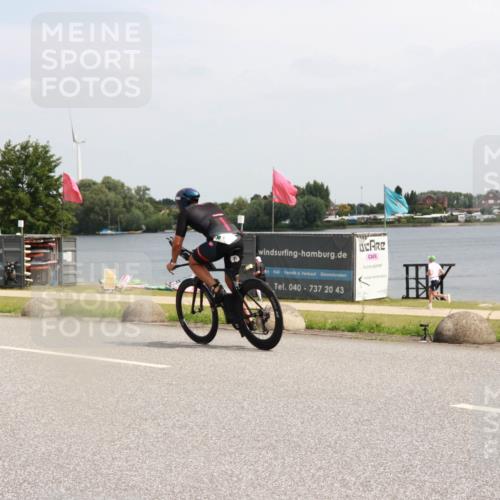 21.06.2025 - 27. Vierlanden-Triathlon H.Heesch http://msf.ph/oto/8006368 15.06.2025 11:58:15 Radfahren 652, 671, 824 meine-sportfotos.de
