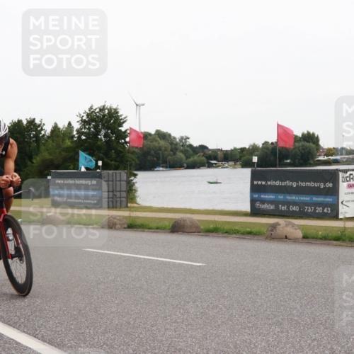 15.06.2025 - 27. Vierlanden-Triathlon H.Heesch http://msf.ph/oto/8006377 15.06.2025 10:38:45 Radfahren 158, 427 meine-sportfotos.de