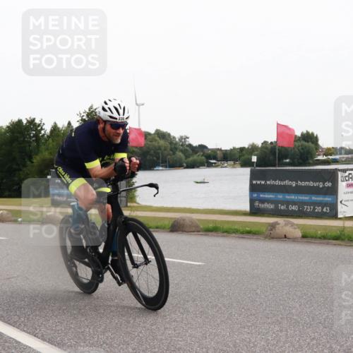15.06.2025 - 27. Vierlanden-Triathlon H.Heesch http://msf.ph/oto/8006389 15.06.2025 10:38:49 Radfahren 158, 235, 427 meine-sportfotos.de