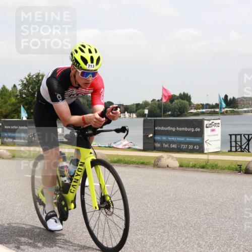21.06.2025 - 27. Vierlanden-Triathlon H.Heesch http://msf.ph/oto/8006397 15.06.2025 12:06:44 Radfahren 713 meine-sportfotos.de