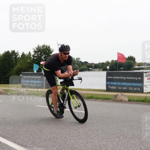 15.06.2025 - 27. Vierlanden-Triathlon H.Heesch http://msf.ph/oto/8006405 15.06.2025 10:38:54 Radfahren 17, 235, 298 meine-sportfotos.de
