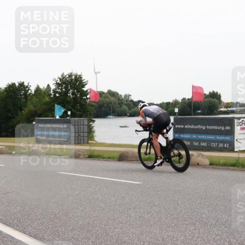 15.06.2025 - 27. Vierlanden-Triathlon H.Heesch http://msf.ph/oto/8006410 15.06.2025 10:38:57 Radfahren 17, 298 meine-sportfotos.de
