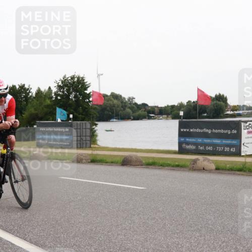 15.06.2025 - 27. Vierlanden-Triathlon H.Heesch http://msf.ph/oto/8006425 15.06.2025 10:39:05 Radfahren 145, 148, 291 meine-sportfotos.de