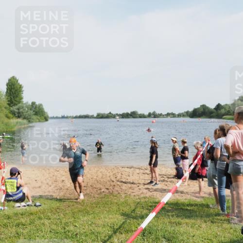 21.06.2025 - 27. Vierlanden-Triathlon MichiJ http://msf.ph/oto/8006430 15.06.2026 10:07:27 Schwimmen 374, 379, 391, 414, 431 meine-sportfotos.de