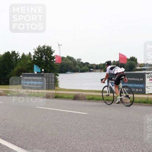 15.06.2025 - 27. Vierlanden-Triathlon H.Heesch http://msf.ph/oto/8006498 15.06.2025 10:39:22 Radfahren 186, 340 meine-sportfotos.de