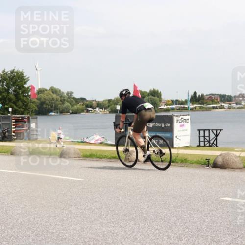 21.06.2025 - 27. Vierlanden-Triathlon H.Heesch http://msf.ph/oto/8006521 15.06.2025 11:59:07 Radfahren 791 meine-sportfotos.de