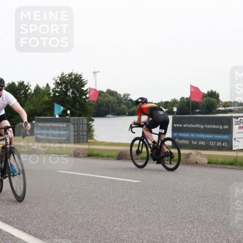 15.06.2025 - 27. Vierlanden-Triathlon H.Heesch http://msf.ph/oto/8006553 15.06.2025 10:39:30 Radfahren 46, 209, 281, 294 meine-sportfotos.de