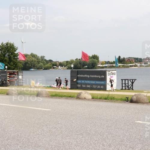 21.06.2025 - 27. Vierlanden-Triathlon H.Heesch http://msf.ph/oto/8006572 15.06.2025 11:59:31 Radfahren 770, 789, 945 meine-sportfotos.de