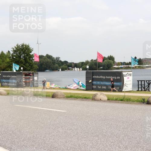 21.06.2025 - 27. Vierlanden-Triathlon H.Heesch http://msf.ph/oto/8006581 15.06.2025 12:06:49 Radfahren 713, 852 meine-sportfotos.de