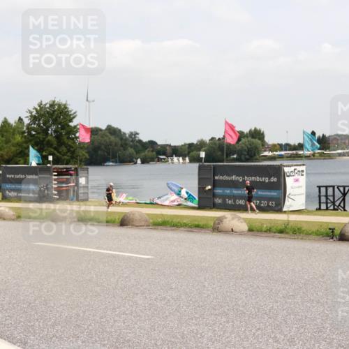 21.06.2025 - 27. Vierlanden-Triathlon H.Heesch http://msf.ph/oto/8006588 15.06.2025 12:06:49 Radfahren 713, 852 meine-sportfotos.de