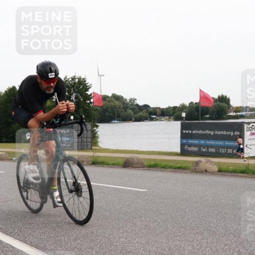 15.06.2025 - 27. Vierlanden-Triathlon H.Heesch http://msf.ph/oto/8006608 15.06.2025 10:39:40 Radfahren 3, 59, 67, 204, 404 meine-sportfotos.de
