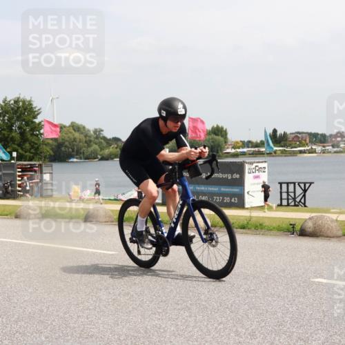 21.06.2025 - 27. Vierlanden-Triathlon H.Heesch http://msf.ph/oto/8006613 15.06.2025 11:59:38 Radfahren 661, 672, 719 meine-sportfotos.de