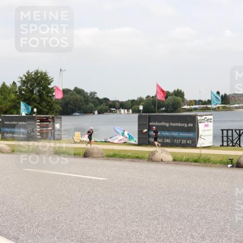 21.06.2025 - 27. Vierlanden-Triathlon H.Heesch http://msf.ph/oto/8006615 15.06.2025 12:06:49 Radfahren 713, 852 meine-sportfotos.de