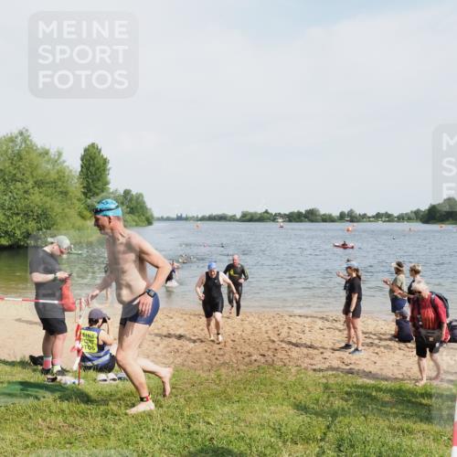 21.06.2025 - 27. Vierlanden-Triathlon MichiJ http://msf.ph/oto/8006620 15.06.2026 10:07:34 Schwimmen 379, 391, 414, 468 meine-sportfotos.de
