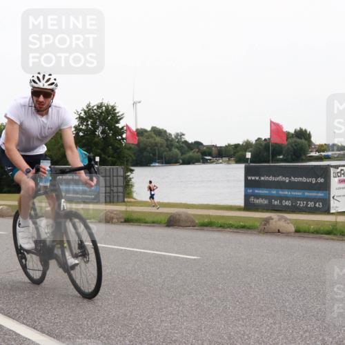 15.06.2025 - 27. Vierlanden-Triathlon H.Heesch http://msf.ph/oto/8006627 15.06.2025 10:39:43 Radfahren 3, 404 meine-sportfotos.de