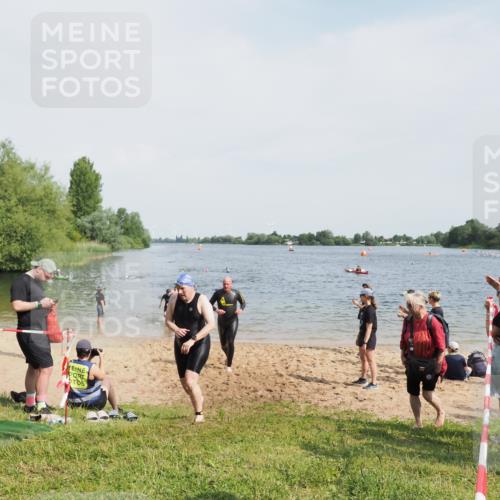 21.06.2025 - 27. Vierlanden-Triathlon MichiJ http://msf.ph/oto/8006655 15.06.2026 10:07:36 Schwimmen 379, 391, 468 meine-sportfotos.de