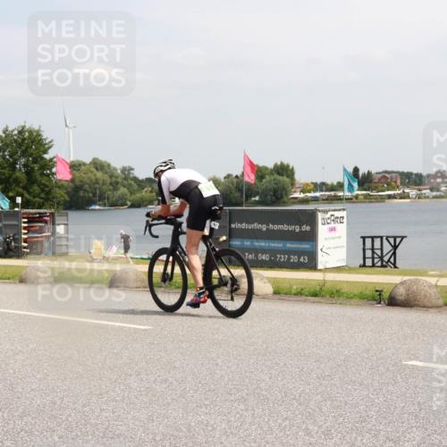 21.06.2025 - 27. Vierlanden-Triathlon H.Heesch http://msf.ph/oto/8006658 15.06.2025 11:59:43 Radfahren 661, 672, 719, 921 meine-sportfotos.de