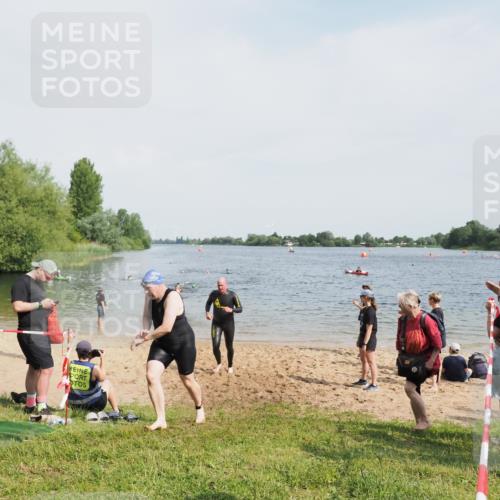 21.06.2025 - 27. Vierlanden-Triathlon MichiJ http://msf.ph/oto/8006670 15.06.2026 10:07:36 Schwimmen 379, 391, 468 meine-sportfotos.de