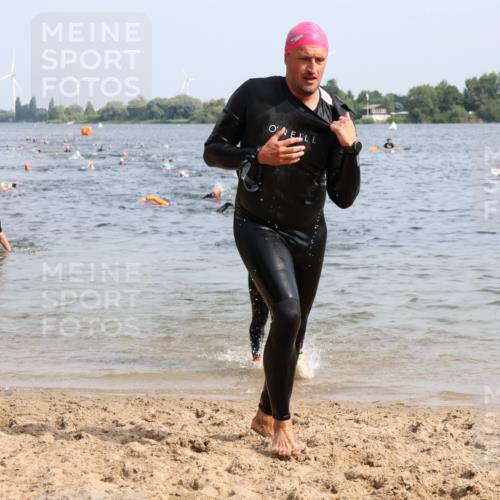 15.06.2025 - 27. Vierlanden-Triathlon Lena Gebhardt http://msf.ph/oto/8006724 15.06.2025 10:04:38 Schwimmen 390, 404, 452 meine-sportfotos.de