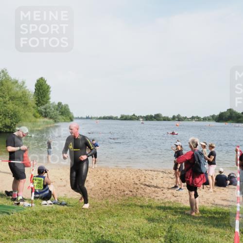 21.06.2025 - 27. Vierlanden-Triathlon MichiJ http://msf.ph/oto/8006767 15.06.2026 10:07:38 Schwimmen 379, 391, 468 meine-sportfotos.de